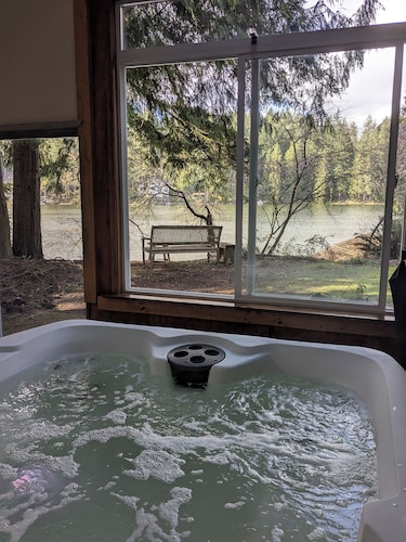 Waterfront living on a quiet lake. Pet Friendly.