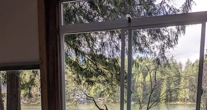 Waterfront living on a quiet lake. Pet Friendly.