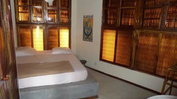 Bureau, Wi-Fi gratuit, draps fournis