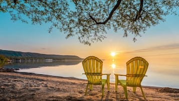 Una spiaggia nelle vicinanze