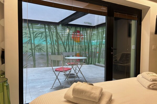 1 غرفة نوم ومكواة/لوح كي وواي فاي وملاءات أسرّة