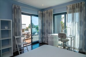 4 chambres, fer et planche à repasser, Wi-Fi gratuit, draps fournis