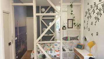 1 habitación, tabla de planchar con plancha, wifi y ropa de cama