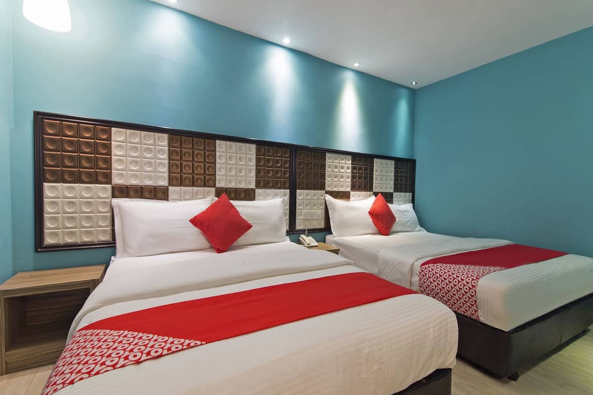 Premium Suite | In-room safe, desk, iron/ironing board, free WiFi