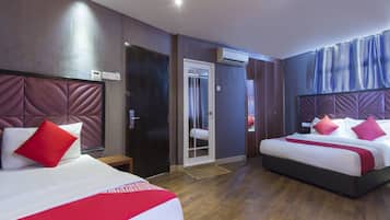 In-room safe, desk, iron/ironing board, free WiFi