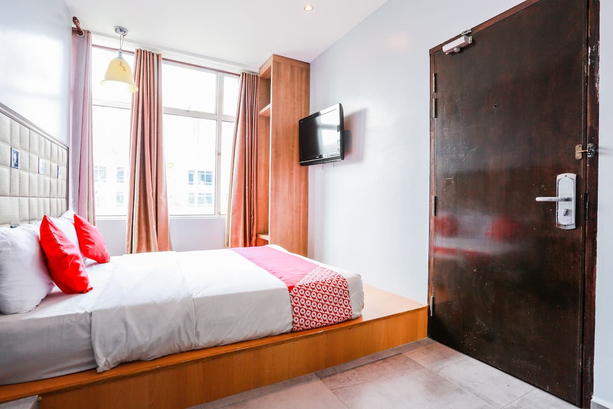 Presidential Suite | In-room safe, desk, iron/ironing board, free WiFi