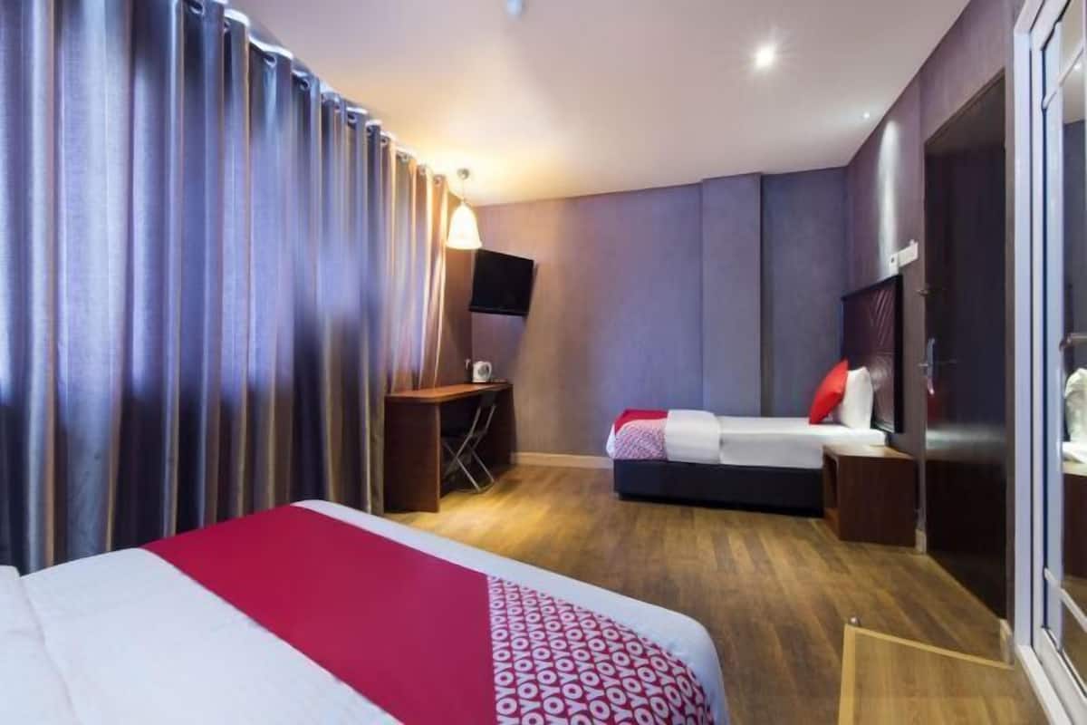 In-room safe, desk, iron/ironing board, free WiFi