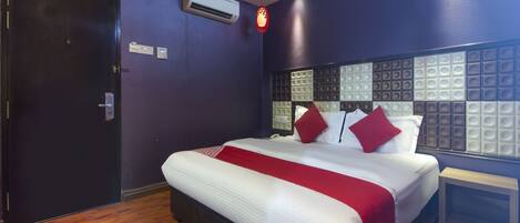 Exclusive Suite, 1 Double Bed | In-room safe, desk, iron/ironing board, free WiFi