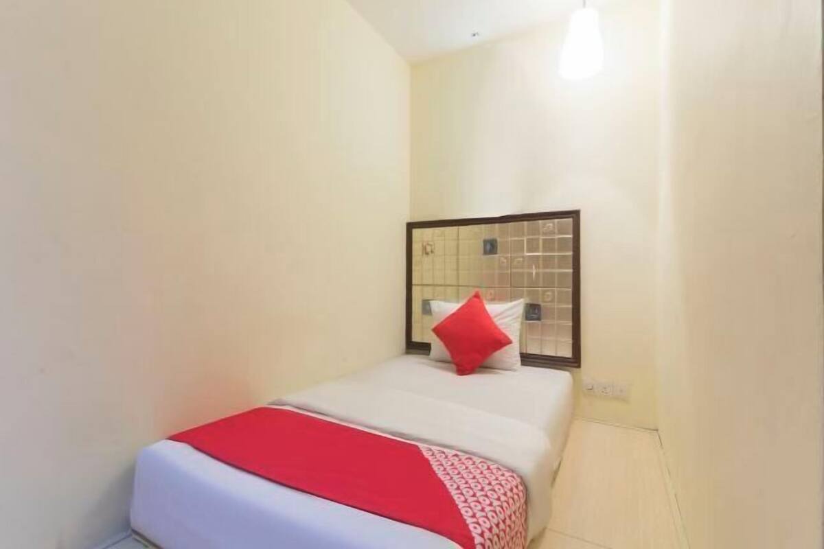 In-room safe, desk, iron/ironing board, free WiFi