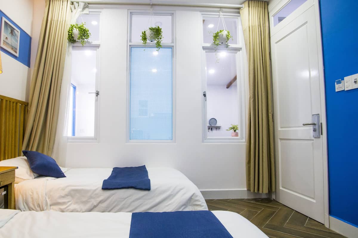 Standard Family Room | Desk, free WiFi