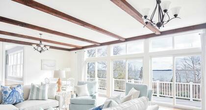 Luxurious Waterfront Home!