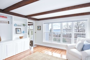 TV, fireplace, offices - Luxurious Waterfront Home! (Orleans)