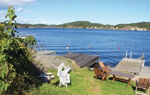 Terrace/patio - Nice home in Staubø with house sea view (Staubø)