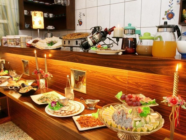 Free daily local cuisine breakfast  - Sweetheart House (Luodong)