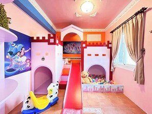Free WiFi, bed sheets - Sweetheart House (Luodong)