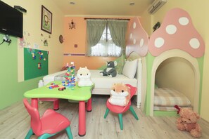 Superior Family Room | Free WiFi, bed sheets