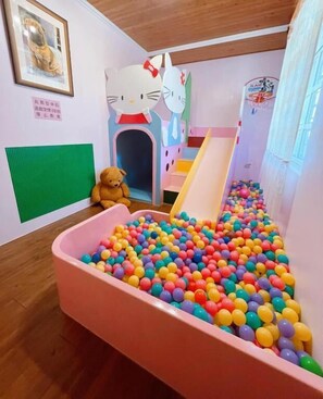Free WiFi, bed sheets - Sweetheart House (Luodong)