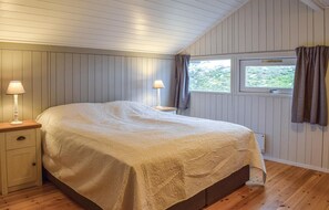4 bedrooms, travel cot, free WiFi
