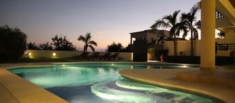 Beautiful house in front of the sea in Huatulco