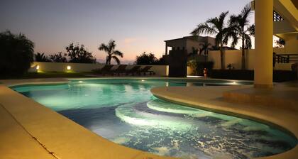 Beautiful house in front of the sea in Huatulco