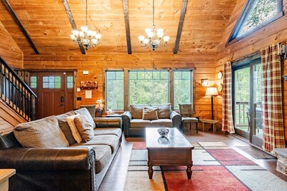 Waterfront family cabin, near falls, golf, ski resorts, hiking, fishing & more!