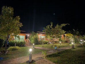 ด้านหน้าที่พัก