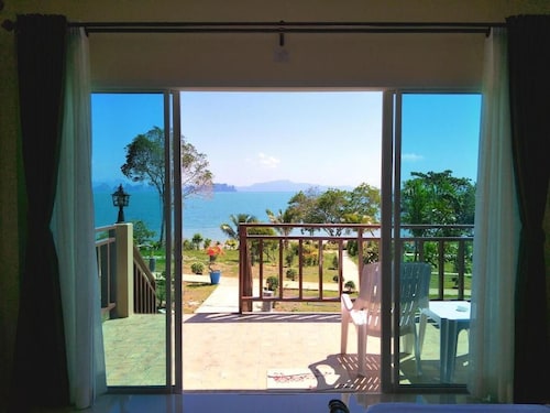 Sunrise Beach Koh Yao Resort