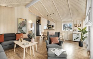 TV, fireplace - 3 bedroom amazing home in Knebel (Knebel)