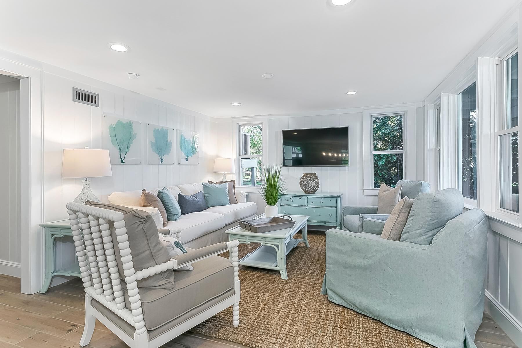 Lower Level Beachside Cottage Steps From the Ocean!