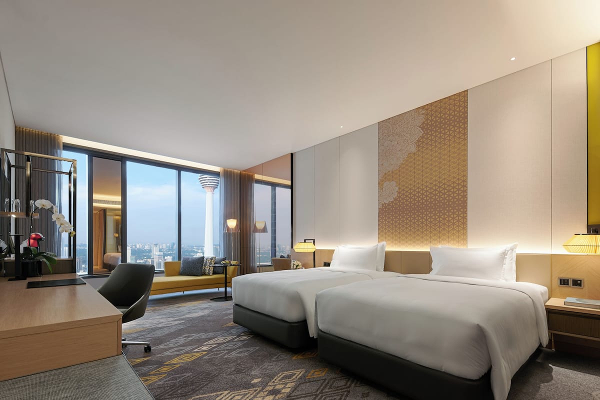 Premium bedding, down comforters, minibar (free items), in-room safe