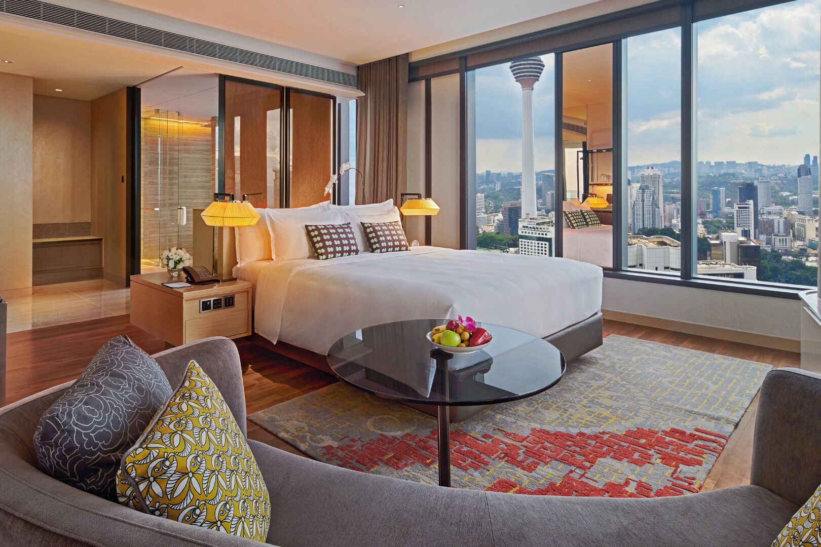 Premium bedding, down duvets, free minibar, in-room safe