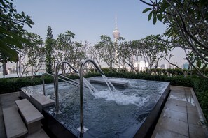 2 outdoor pools, open 7:00 AM to 9:00 PM, free pool cabanas - EQ Kuala Lumpur (Kuala Lumpur)