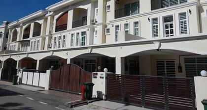 Homestay Jerejak Villa
