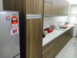 Fridge, microwave - Jerejak Villa (Gelugor)