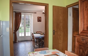 Dining - Cozy home in Plancoët with WiFi (Plancoët)