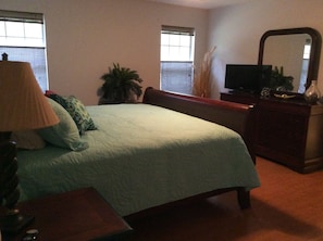 3 bedrooms, iron/ironing board, free WiFi, bed sheets - Foley. 20 mins to beaches, close to Tanger Outlet, Owa, sports complex (Foley)