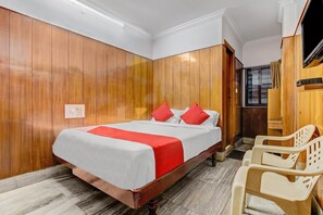 Double Room, 1 King Bed | Free WiFi - OYO 19559 Pavithra Paradise (Bengaluru)
