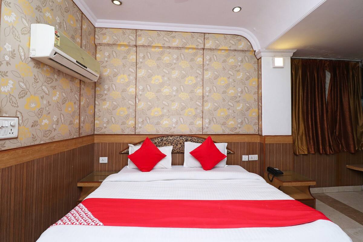 Basic Double Room | Free WiFi, bed sheets