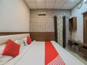 Habitación doble, 1 cama King size | Wifi gratis