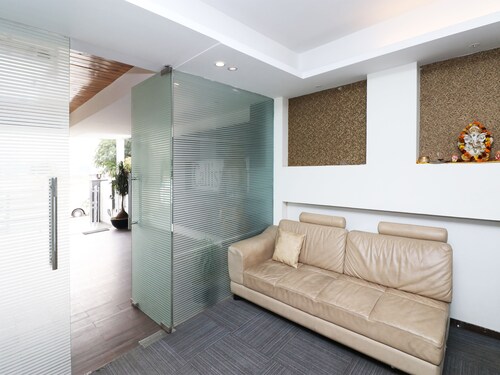 OYO 28616 Hotel New View