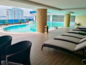 Outdoor pool - Relax Ha Long Hotel (Ha Long)