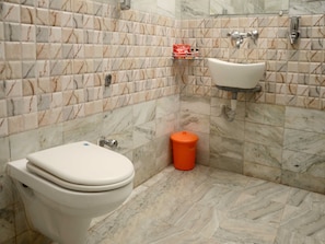 Free toiletries, towels