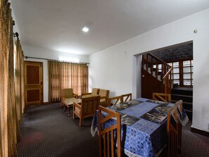 Living area - OYO Home 15642 Luxurious 2BHK (Manali)