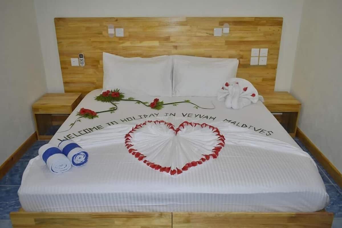 Deluxe Double or Twin Room, 1 King Bed