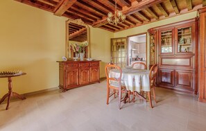 Dining - Amazing home in Aubarne Sant.Anastasie (Aubarne Sant.Anastasie)