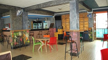 酒吧(店内)