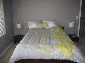 4 habitaciones, tabla de planchar con plancha, wifi y ropa de cama