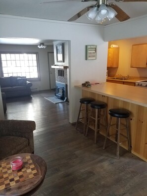 TV, fireplace, DVD player, books