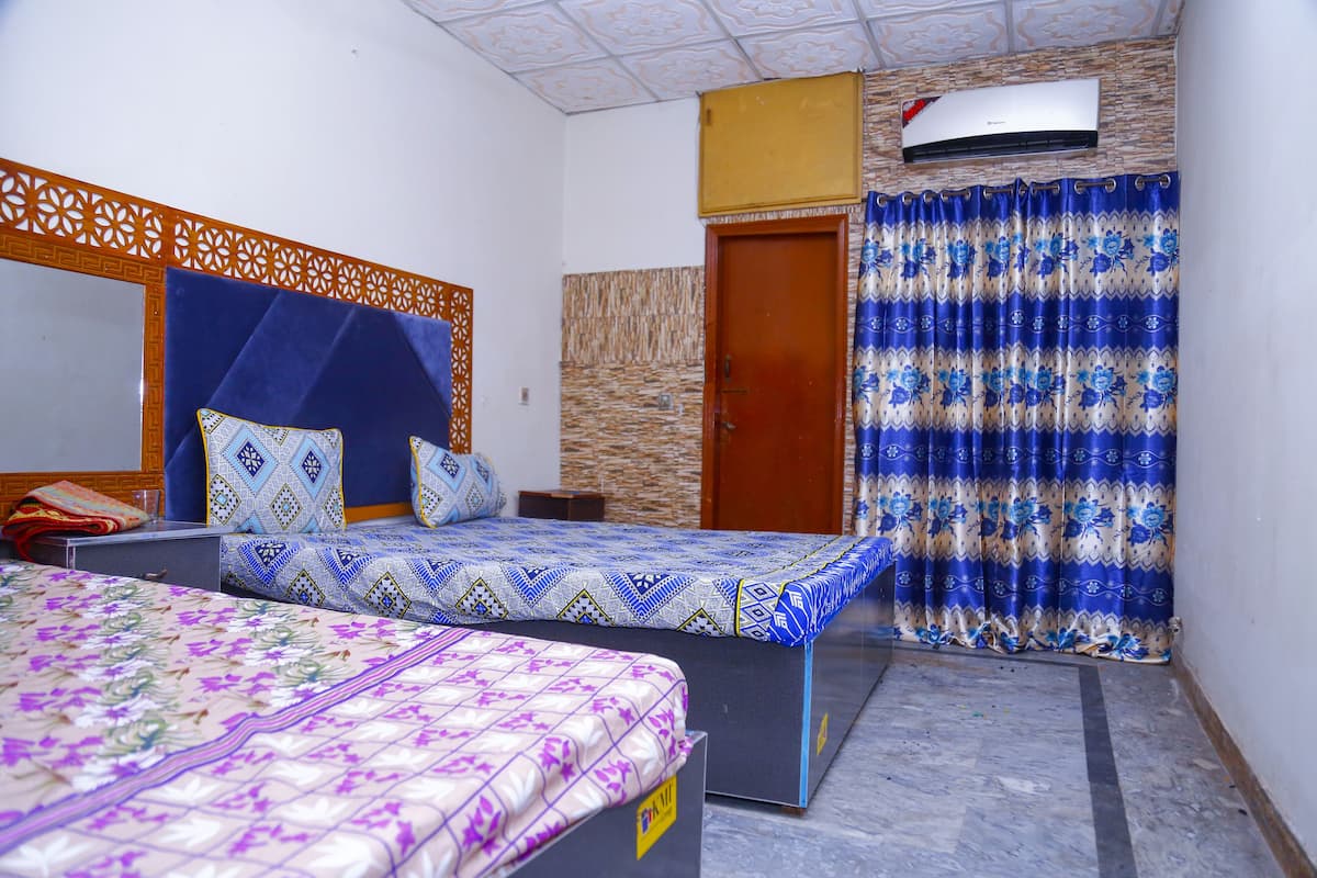 Premium bedding, soundproofing, free WiFi, bed sheets