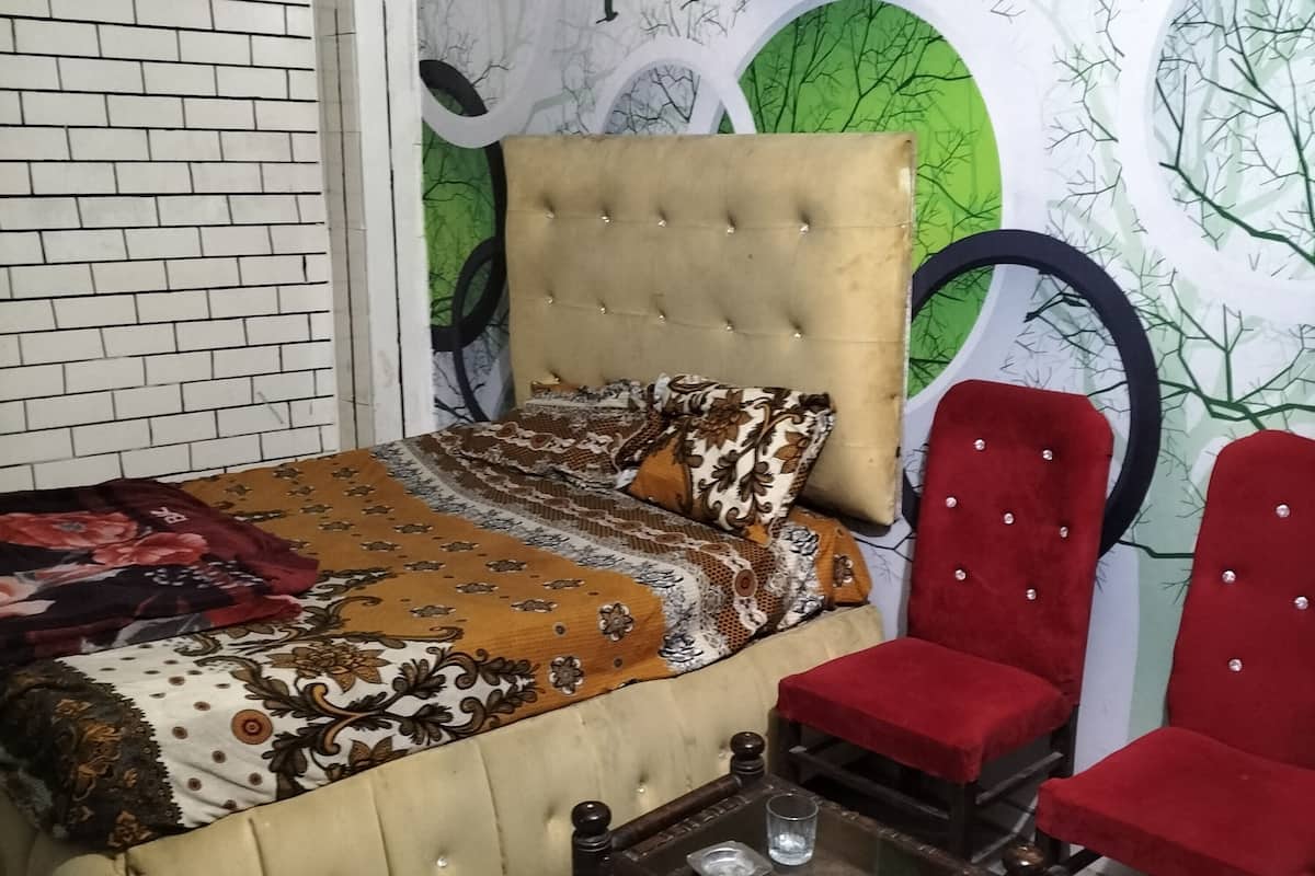 Basic Double Room, 1 Bedroom, Non Smoking | Premium bedding, soundproofing, free WiFi, bed sheets